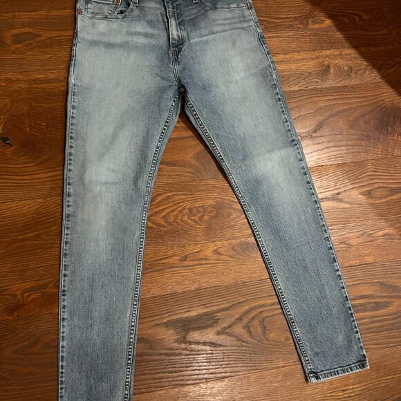 Poshmark Listing: Levi's 512 Slim Tapered Fit Jeans - Size 33 - Like New! - Picture 3 of 3